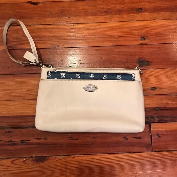 Rare Coach Wristlet with removable wallet - Picture 7 of 10